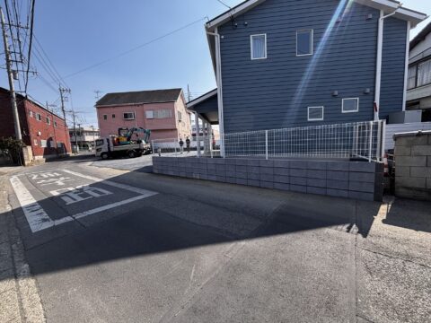 【群馬県外構工事】O様邸｜フェンス・ブロック・駐車場砕石工事完了